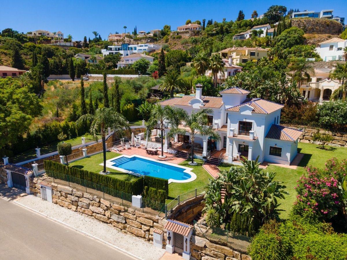 mibrobanus's tweet photo. ⭐⭐⭐ Spectacular Villa El Paraiso Alto - https://t.co/maFk6tV9th https://t.co/H5UqwX640Z