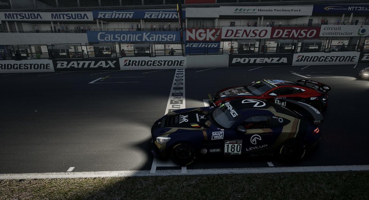 Victoire de la <a href="/poweredbyesport/">poweredbyesport.com</a> lors des 4h de Suzuka de la PRB emmené par <a href="/PwdJonathan/">PWD_Jonathan</a> et <a href="/pierreginer/">Pierre Giner</a> !!🏆🥇 

Podium également pour Etienne pernot qui prend la 3ème place🥉

Et 6eme place en GT4 pour Jérôme Demazure avec une superbe photo finish🎖️