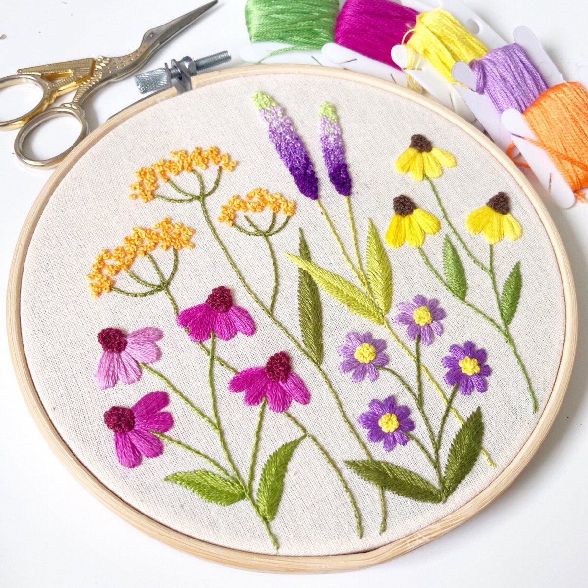 Little Green Stitches tweet media