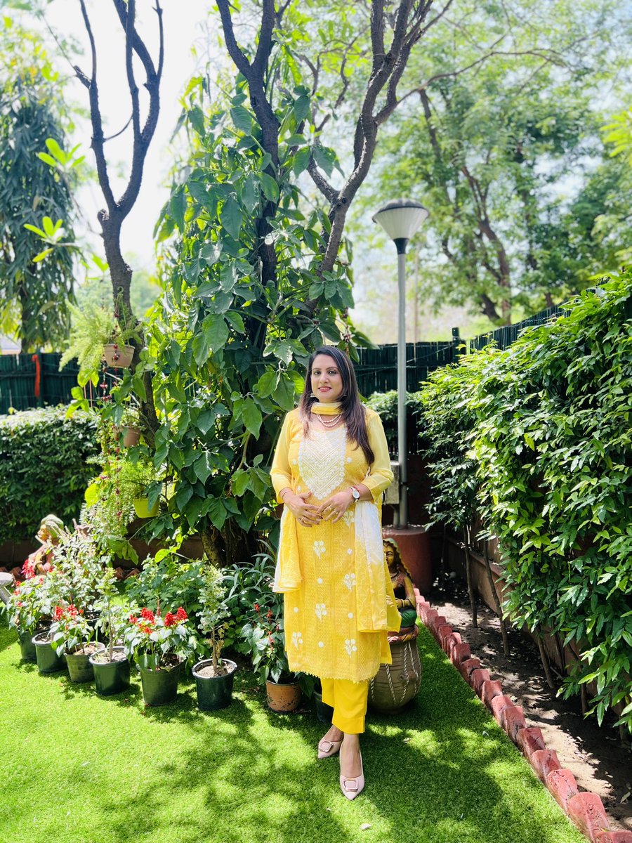 sonalgoelias's tweet photo. While Life keeps throwing Challenges , 
Staying Optimistic is our Choice ! 

#KeepGivingYourEfforts
#KeepMovingAhead 👏🏻 https://t.co/wWS6hiUoB6
