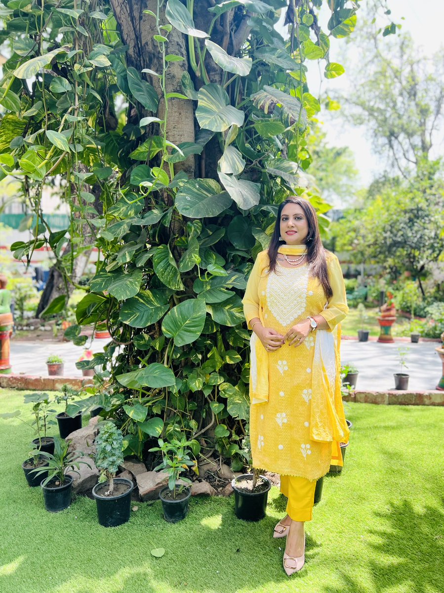sonalgoelias's tweet photo. While Life keeps throwing Challenges , 
Staying Optimistic is our Choice ! 

#KeepGivingYourEfforts
#KeepMovingAhead 👏🏻 https://t.co/wWS6hiUoB6