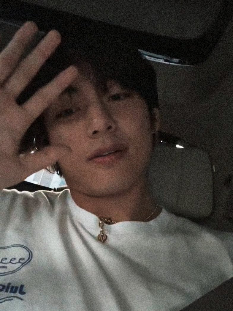 healwithtae's tweet photo. "everyone, i purple you." - kim taehyung, 230419 https://t.co/zhCJBr5AIO