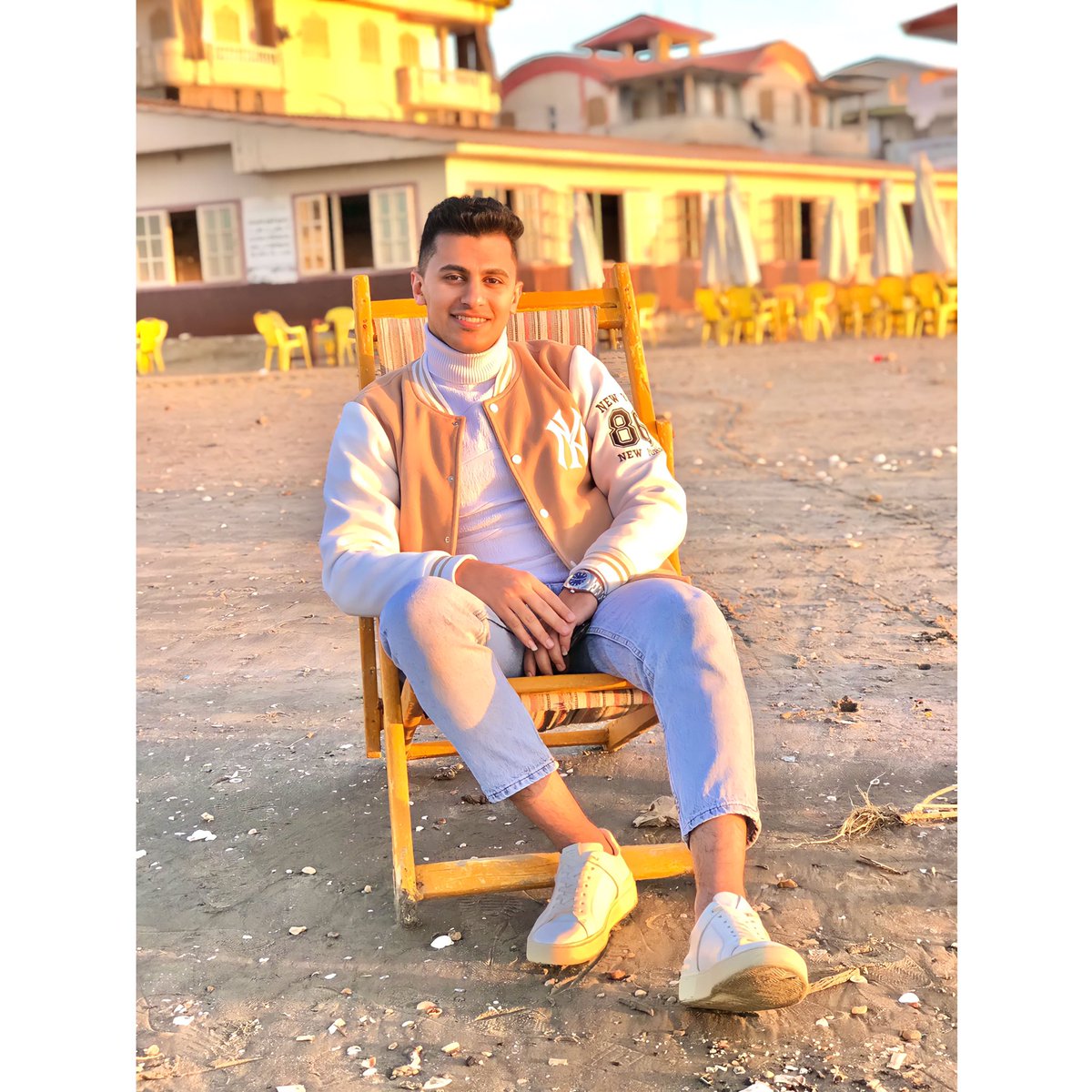 Al5amisy's tweet photo. It’s my 25 birthday 🎉🤍✨
ليت الشباب يعود يوماً !! 🤷‍♂️😂 https://t.co/kv3daw1iID