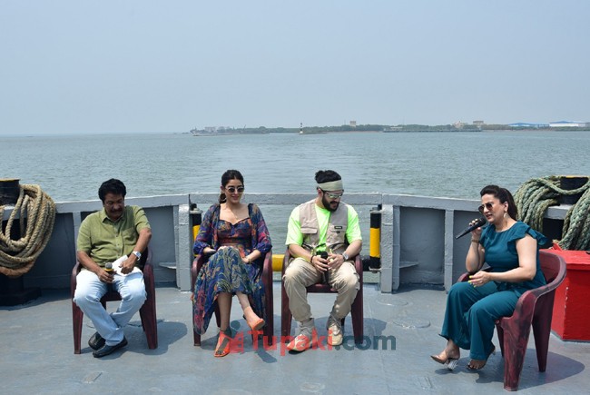 tupaki_official's tweet image. AGENT Team Visit Kakinada Port For Promotions

Click here: tupaki.com/photogallery/e…

#agent #AGENTonApril28th #Agentteam #Interview #AkhilAkkineni #sakshivaidya #AnilSunkara #AKEntertainments #tupaki #SurenderReddy @tupakinews_