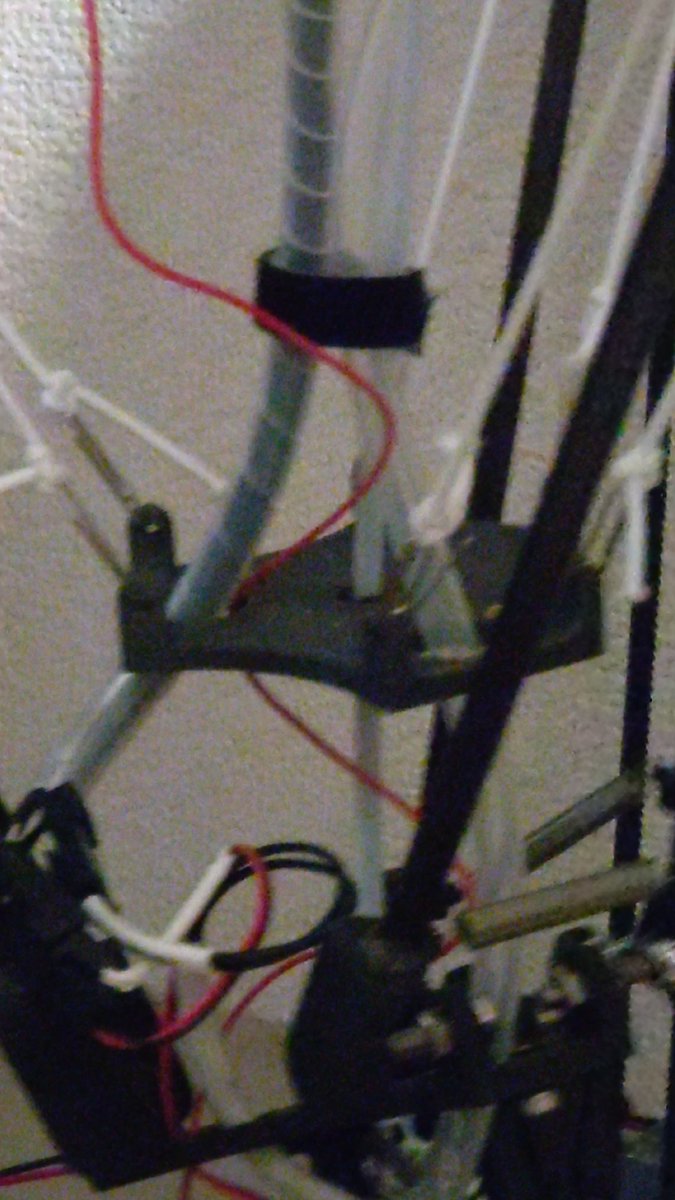 _gear_geek_'s tweet photo. HexaPrinterはフライングエクストルーダーに対応しました！この板の上にエクストルーダー乗せれる設計になってます！　#HexaPrinter ただ、今エクストルーダーの部品が調子よくなくて、再手配中なので、MFKには間に合いません… https://t.co/6s5YWlTFCJ
