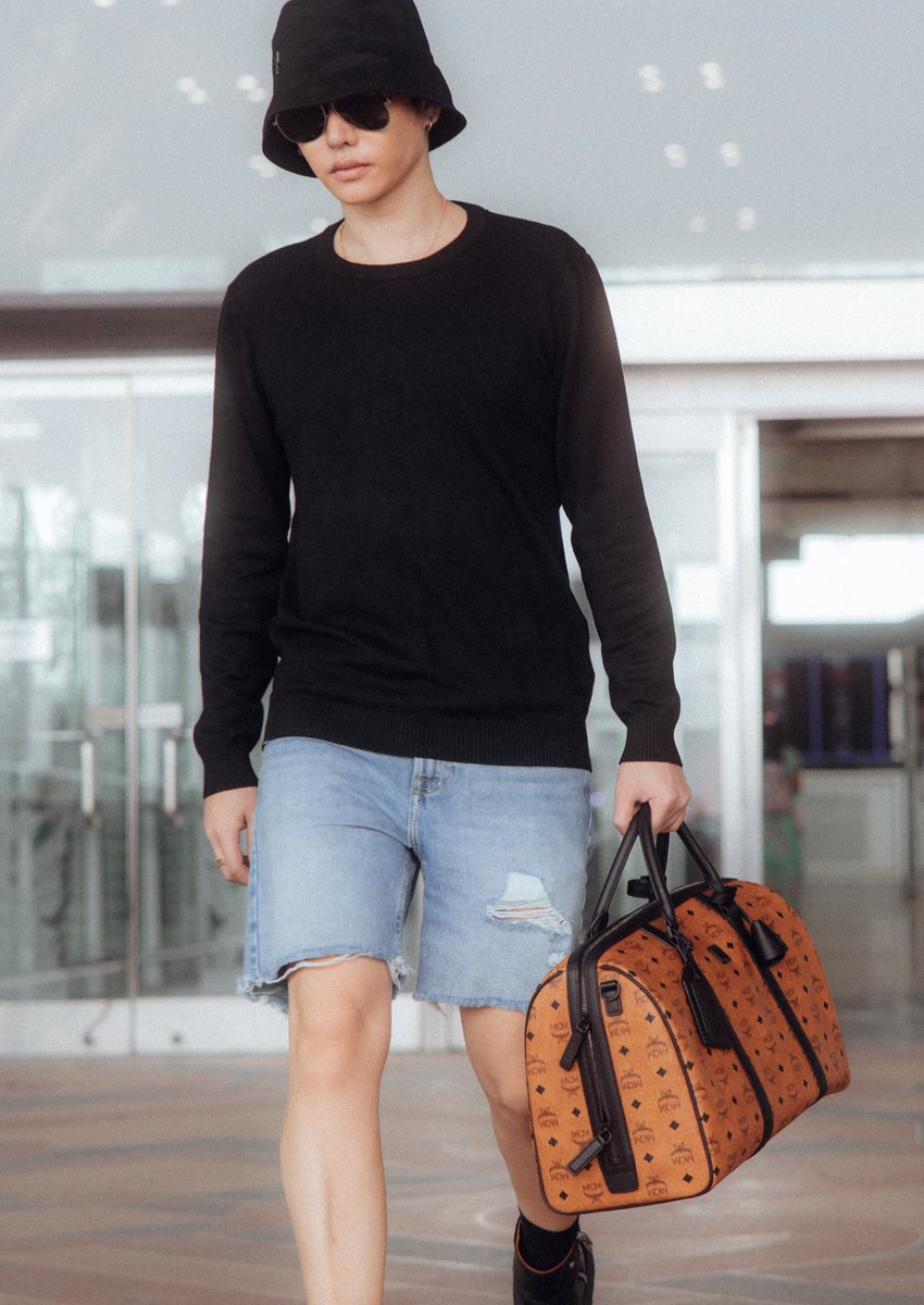 Nat_Sawek's tweet photo. ไปถ่ายเฮีย แต่ไม่ได้ไปกะเฮียนะครับ @peckpalit #PeckPaLitChoke #เป๊กผลิตโชค https://t.co/VMzJ8qtMFz