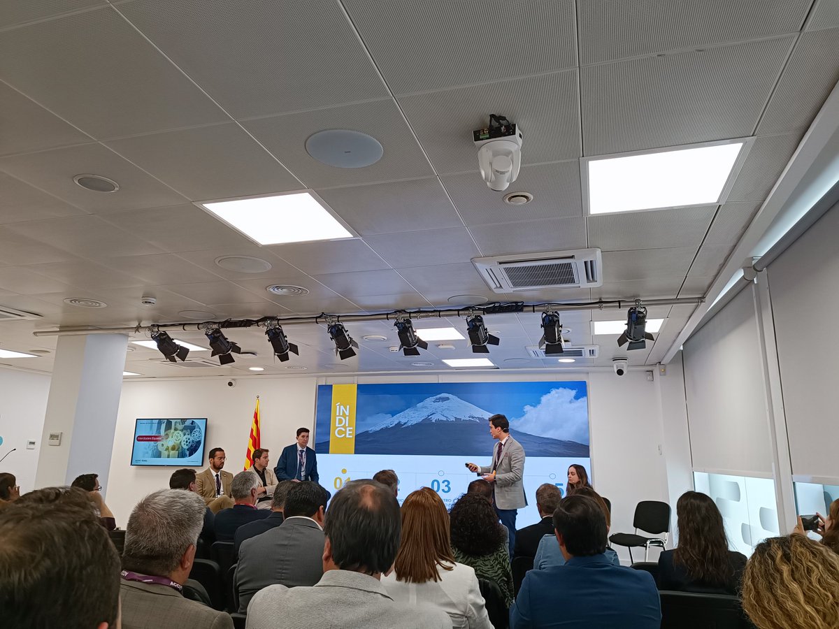 tcinetwork's tweet photo. This week, we are attending the Intercluster Catalonia-Ecuador meeting hosted by @accio_cat
Now listening Diego Utrera from @Clusterfin_ec #TCImember
#clusters #competitiveness https://t.co/7Yjb1tHmub