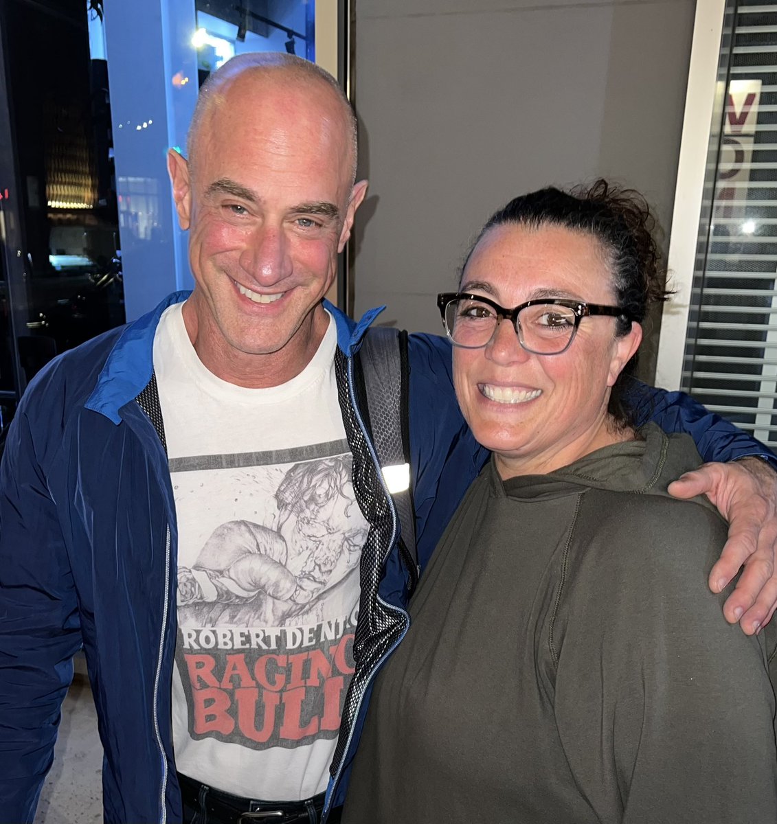 ginabuttrfly's tweet photo. Just in case anyone forgot… this really happened and I’m still on cloud nine. #smellsdelicious #Muskypulledpork #gunpowder #butterslatheredbiscuits #ElliotStabler #bucketlist #svu https://t.co/vmnYjKumFA
