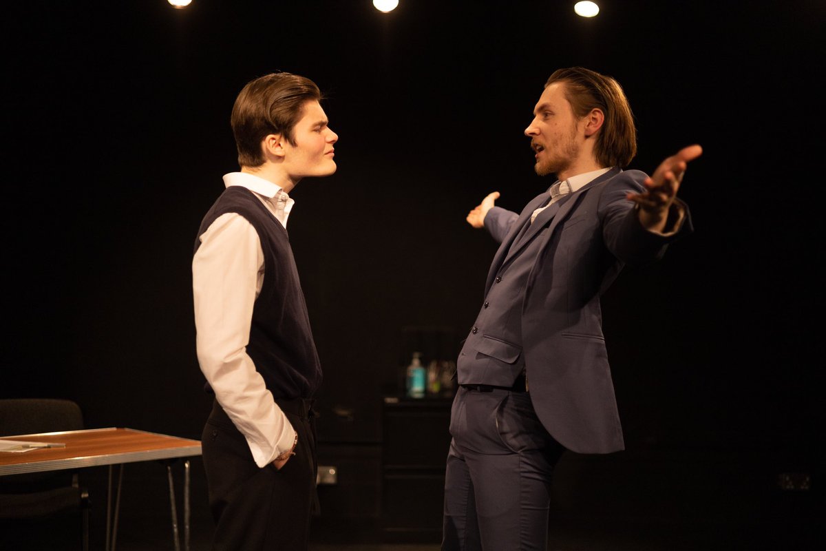 lookclosertc's tweet photo. A very successful OPENING NIGHT for #DaydreamsAndCountertops! 💐

Our next show is TONIGHT and runs until Saturday.

There’s still time to get booking! We’d love to see you there.

🎟️ https://t.co/sfTluhSBIi

#fringe #theatre #london #londontheatre #fringetheatre #offwestend https://t.co/FqfOTQZrok