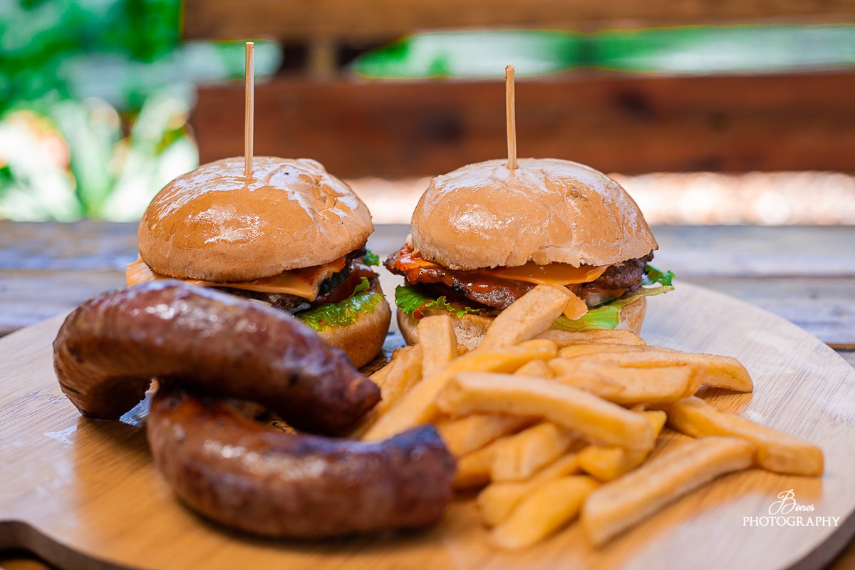 BurgersTarven's tweet photo. You can't buy happiness, but you can buy a burger and that's pretty close! π Come indulge in our delicious burgers today!
#BurgerObsessed #FoodIsLife #KoTarvening https://t.co/jcshBLEqDh