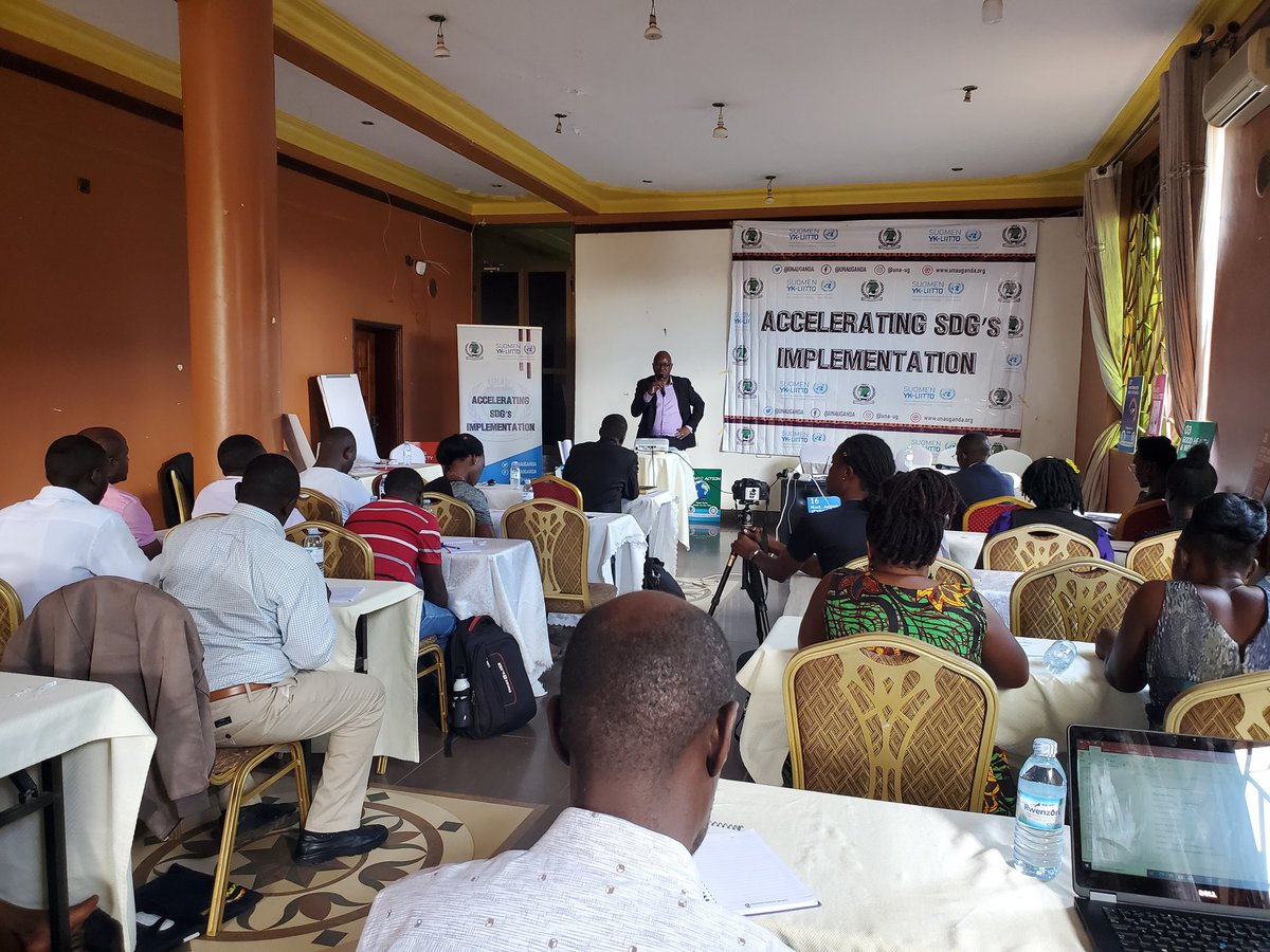 UNAUGANDA's tweet image. @MichaelWangusa from the Resident Cordinator&apos;s office @UNinUganda notes concerns on achievement of SDGs by 2030 during the Media Workshop on #SDGs,

He clears need for Road safety, Alcohol Regulation, Climate action &amp;amp; how the media has a major role to play in #AcceleratingSDGs.