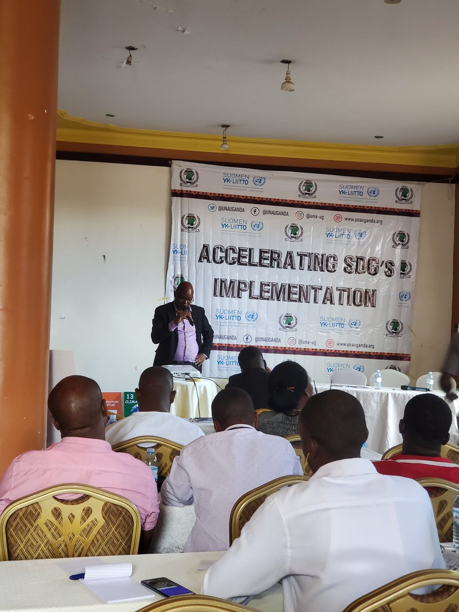 UNAUGANDA's tweet image. @MichaelWangusa from the Resident Cordinator&apos;s office @UNinUganda notes concerns on achievement of SDGs by 2030 during the Media Workshop on #SDGs,

He clears need for Road safety, Alcohol Regulation, Climate action &amp;amp; how the media has a major role to play in #AcceleratingSDGs.