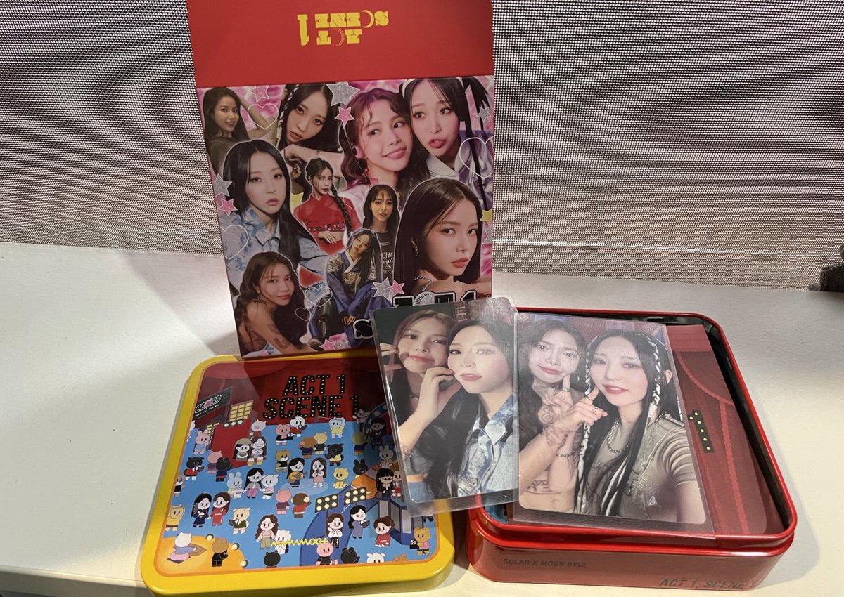 miliyiuh's tweet photo. I’m blindly loyal to Bizent’s POB but the quality is steadily dropping. They also just dumped the PCs in there when they’re already so thin!  Happy with my album PCs tho. https://t.co/iWnxYNFg3x