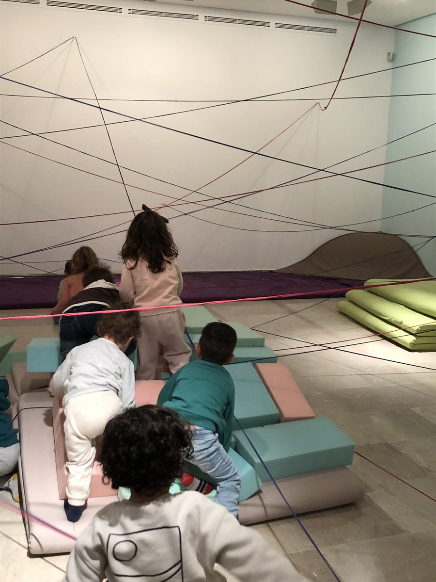 miradasinfan03's tweet photo. #apprehendere Otro día en @DomusArtium2002 Hoy la EIM Pizarrales. Espacios comunitarios, juego y arte contemporáneo @iesfrojas @JuanviSanchez https://t.co/J5mtvRMoJ4