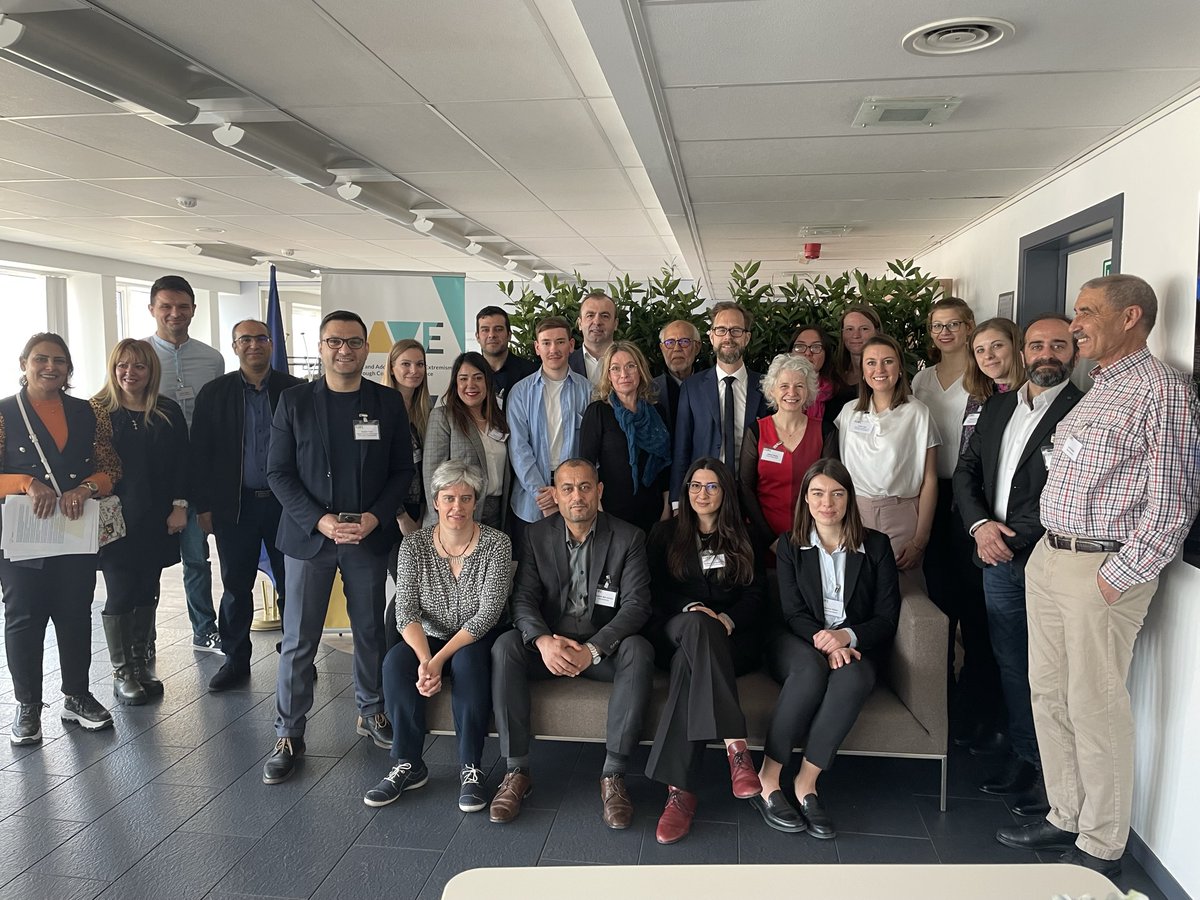 peacemakersnetw's tweet photo. That concludes the #PAVEProject Final Conference in Brussels!

Over the past three years, the EU funded project examined driving and mitigating factors of radicalisation and violent extremism in the Western Balkans and MENA region.

Learn more: https://t.co/jzbmNuIoYB https://t.co/r4cMFkvNrJ