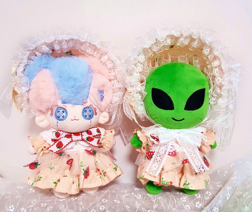khyy9988_closet's tweet photo. >RT추첨 한 분께 10cm버전 옷을 보내드려요💗<(3번째 사진)

~20cm 딸기 드레스 통판 폼~
이번 토요일 20:30에 오픈!☺️💕
한 벌당 23000원은 유기동물들을 위해 기부할 예정이에요.
폰디 폼> https://t.co/3VHNNuhpml
종합 유기견 보호센터> https://t.co/k55mKLaoYj
시간 되신다면 이쪽도 봐주세용💗 https://t.co/SJLD7ysgsp