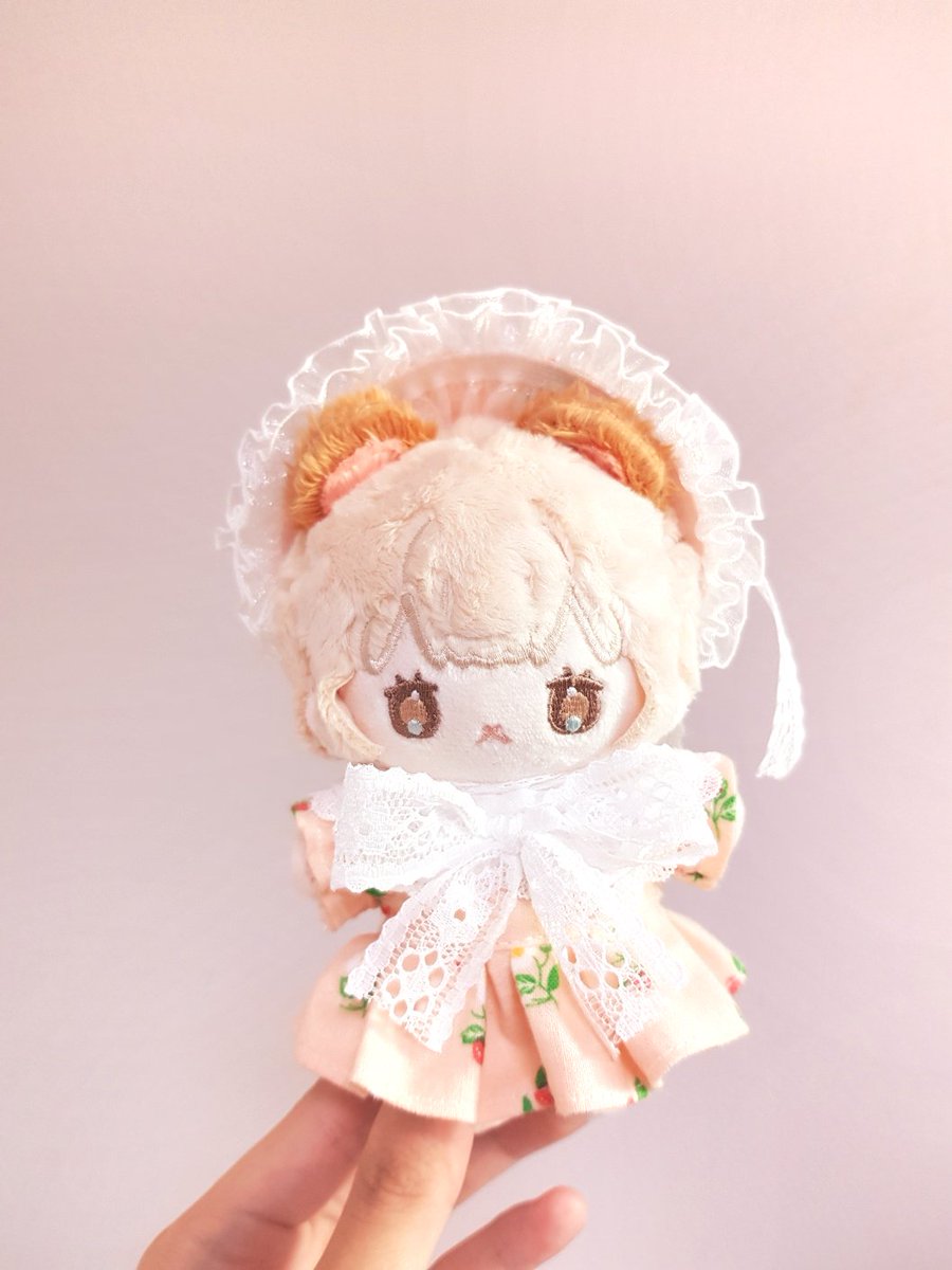 >RT추첨 한 분께 10cm버전 옷을 보내드려요💗<(3번째 사진)

~20cm 딸기 드레스 통판 폼~
이번 토요일 20:30에 오픈!☺️💕
한 벌당 23000원은 유기동물들을 위해 기부할 예정이에요.
폰디 폼> fondee.io/room/room_view…
종합 유기견 보호센터> zooseyo.or.kr
시간 되신다면 이쪽도 봐주세용💗