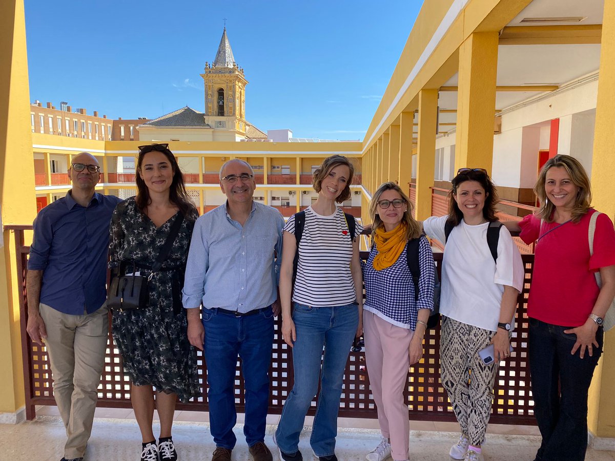 ErasmusTrinidad's tweet photo. Nuestra escuela @SalesianosSTRD siempre apostando por Europa.
 Ahora con la visita a nuestras instalaciones de profesores del “Istituto Comprensivo Federigo Tozzi”   de Siena (Italia) y del instituto  “Bertha-von-Suttner de Sttutgart (Alemania) https://t.co/UtGwOF5WnA