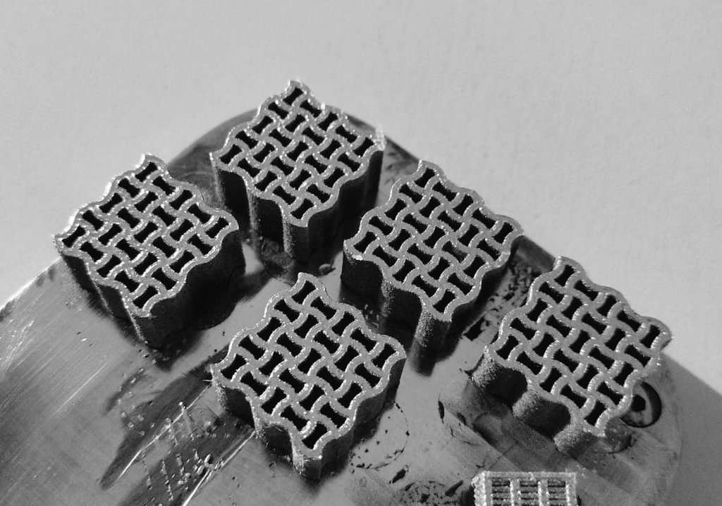 MdMehrpouya's tweet photo. New samples are ready!
#ShapeMemoryAlloys #SMA
#MetaStructures #AuxeticMetamaterials #AdditiveManufacturing #SelectiveLaserMelting #LPBF https://t.co/fyL8bWhQ3R