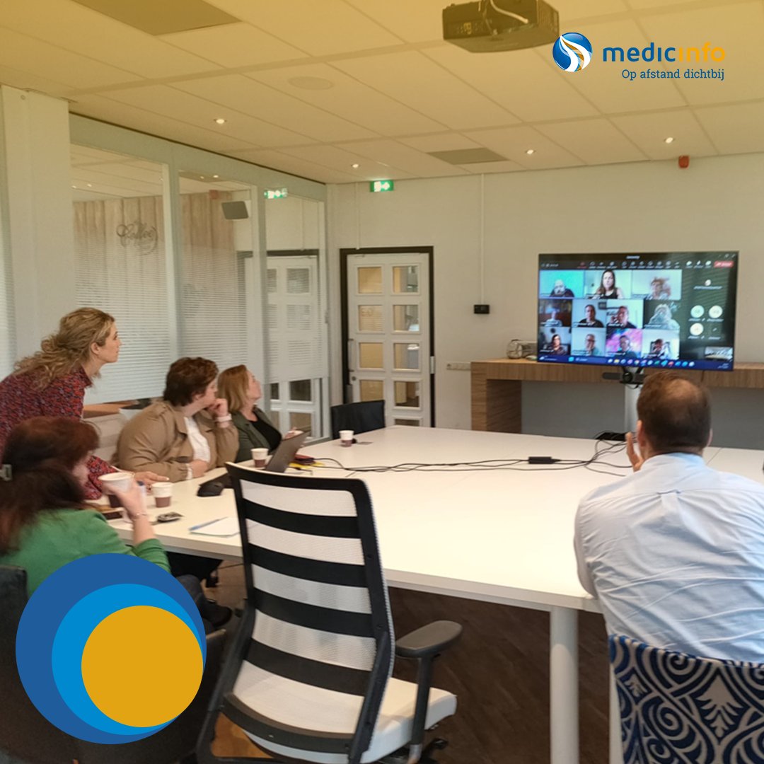 Al geruime tijd ondersteunen wij Oekraïense vluchtelingen met zorg op afstand. Igor Bodnia, arts in Oekraïne en collega van onze eigen Annemiek Dekker bij Artsen zonder Grenzen nam ons medisch team mee in het zorgsysteem in Oekraïne. Dat was heel nuttig.