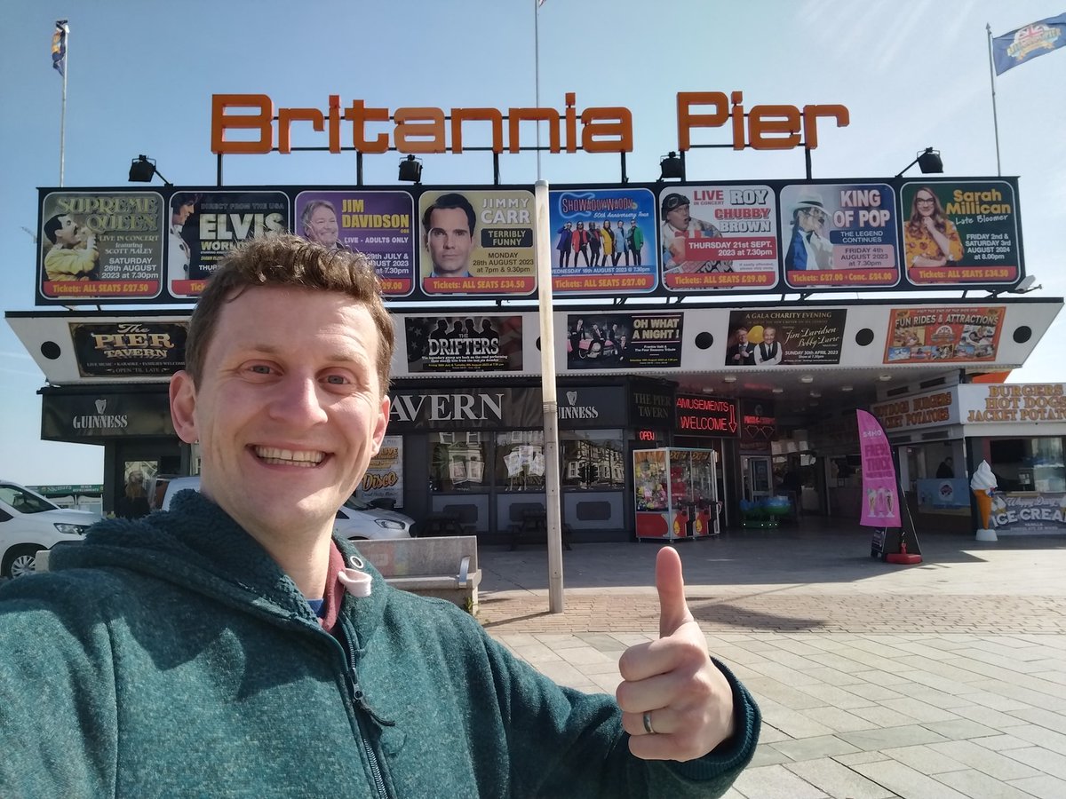 DamianPatton's tweet photo. So many memories growing up coming to Great Yarmouth to see my Dad and Uncles at the pier. #Thepattonbrothers #thechucklebrothers #Brianpatton #jimmypatton #paulchuckle #Barrychuckle @PaulChuckle2 @BritanniaPier https://t.co/CbVHMXd5xz