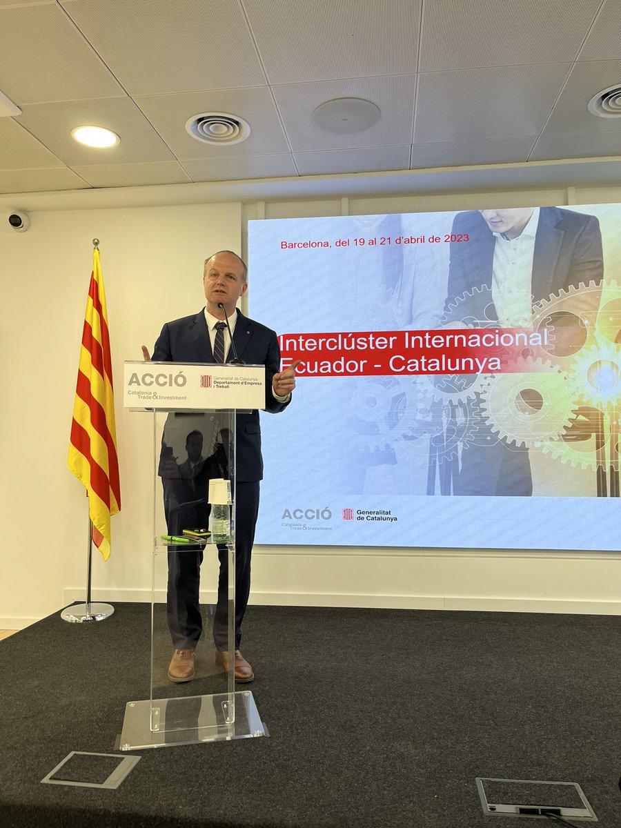 albertopezzi's tweet photo. Empezamos el #intercluster #Ecuador-Catalunya con intervenciones de @albertcaste Alfonso Abdo Felix y @JMartiClusters apostando como siempre por el intercambio de experiencias y la conexion global como ejes clave de nuestra política de #clusters. @accio_cat @tcinetwork https://t.co/wFdIPCEZno