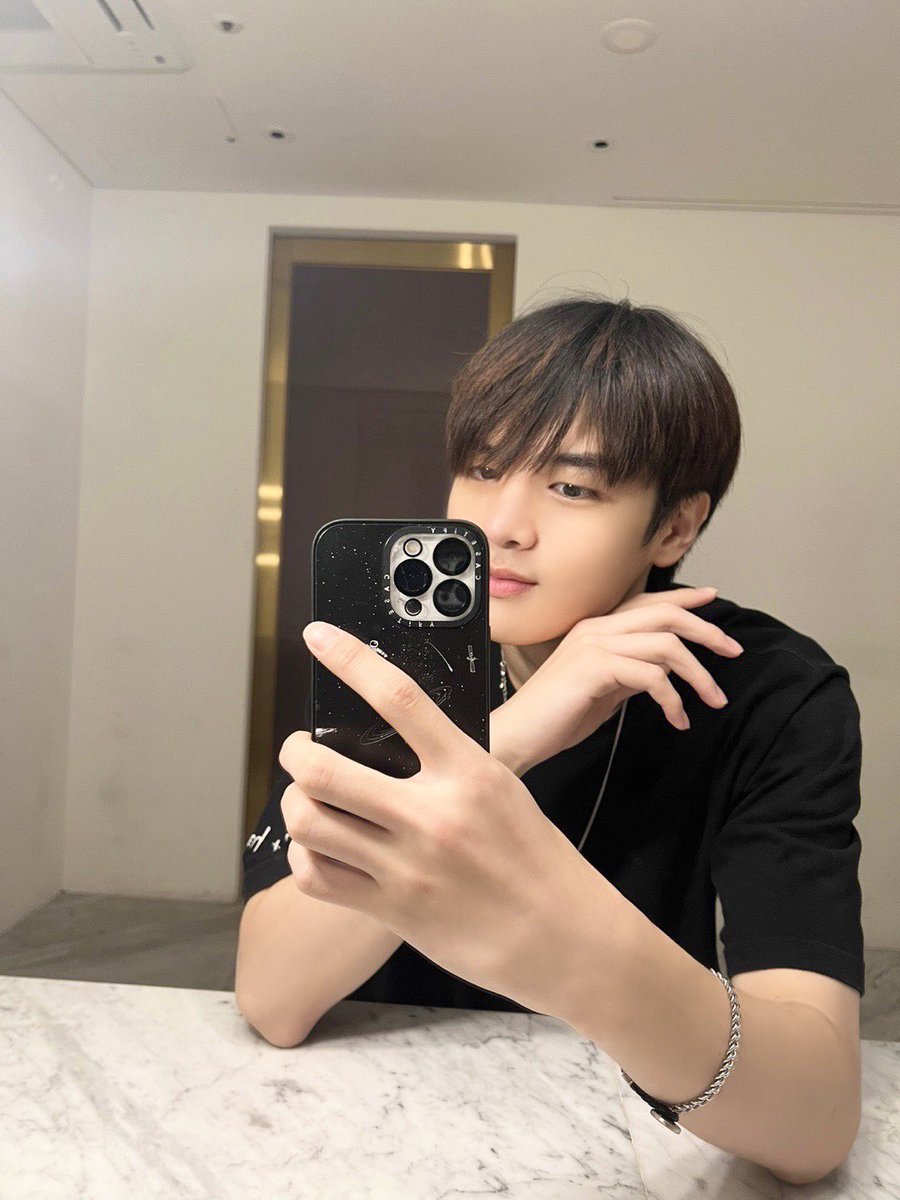 LUN8_members tweet picture