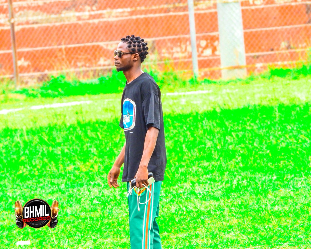 BhmilRecords's tweet photo. You sabi him?
Gist me his name?
@samlit_ogo @bhmilrecords @InsideOsogbo
#bhmil #bhmilrecords #samlit #entertainment #hiphop #TrendingNow https://t.co/7LE0cvN0ba