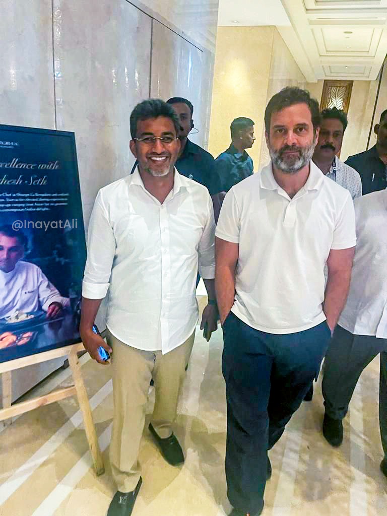 InayatMulki's tweet photo. ನಮ್ಮ ನೆಚ್ಚಿನ ನಾಯಕರಾದ ಶ್ರೀ @RahulGandhi ಅವರು ಇತ್ತೀಚೆಗೆ ಬೆಂಗಳೂರಿಗೆ ಬಂದಿದ್ದ ವೇಳೆ ಅವರನ್ನು ಭೇಟಿ ಮಾಡಿ, ಮಂಗಳೂರು ಉತ್ತರ ಕ್ಷೇತ್ರದ ರಾಜಕೀಯ ವಿದ್ಯಾಮಾನಗಳ ಕುರಿತಾಗಿ ಚರ್ಚಿಸಿದೆ. https://t.co/EyQZBBrqgN