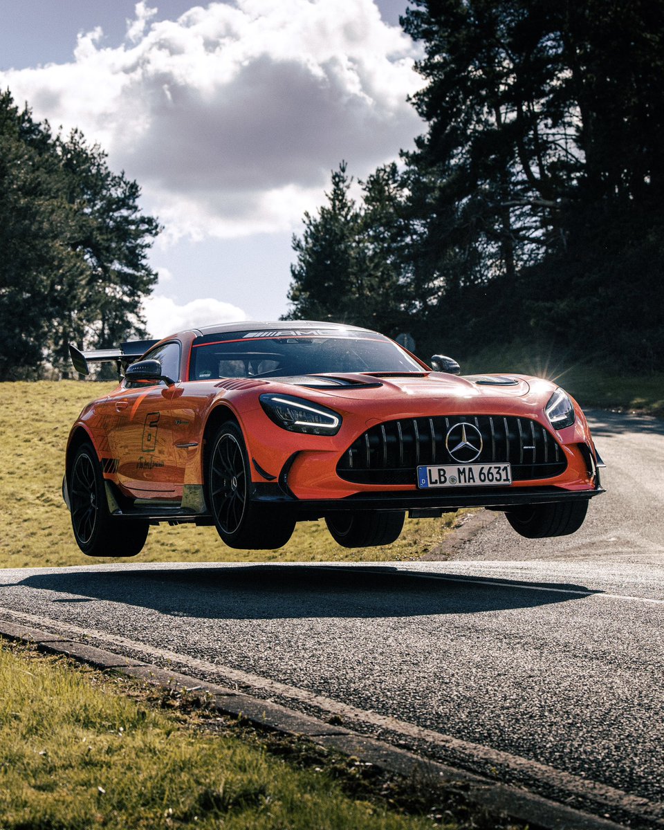 MercedesAMGF1's tweet photo. AirMG. 🧡✈️ https://t.co/6A6EOlSMeC