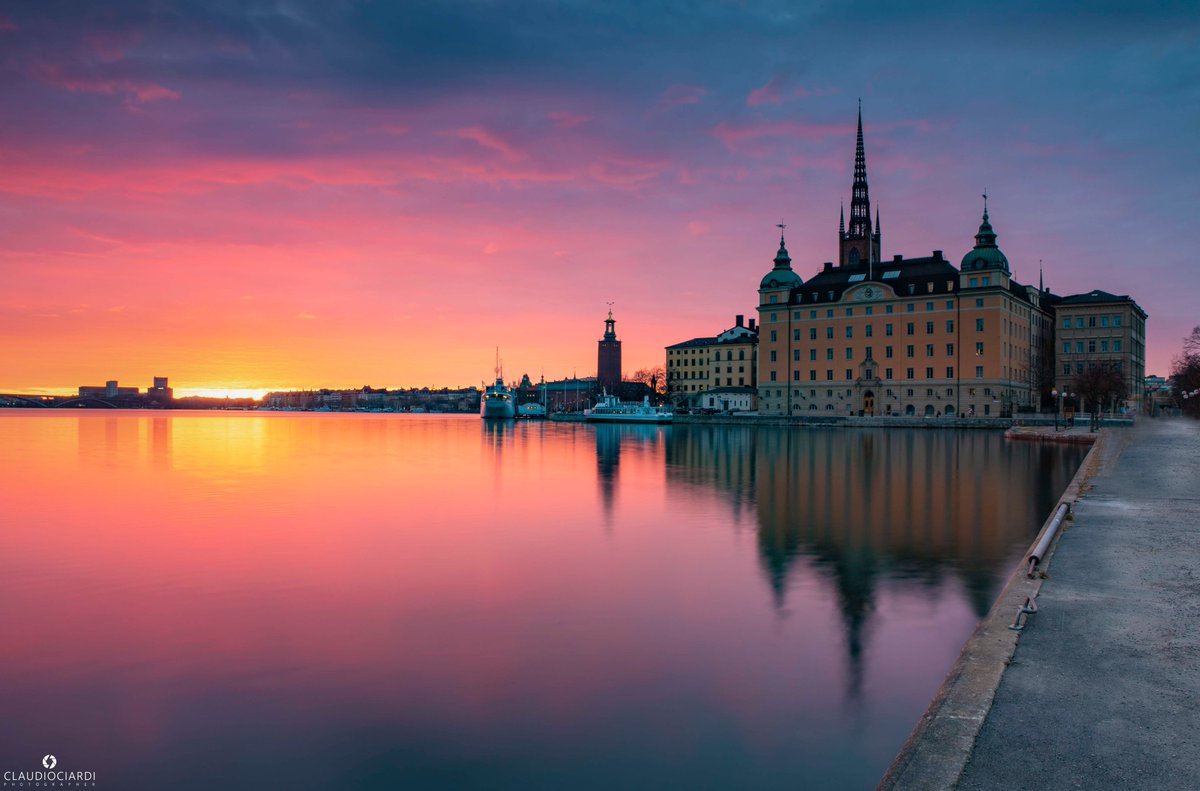 7Artisanslens's tweet photo. 🌄So beautiful!
📸By Claudio Ciardi with #7Artisans GND Filter
Filters Link: https://t.co/7l93kR2CTc
#7artisans #filter #gnd #lens #photography #photo #gndfilter #landscape #lensfilter https://t.co/BlKWSVpehV