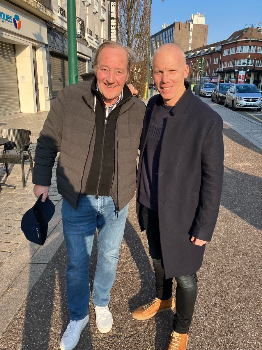 RobbieSlater17's tweet photo. Two legends a La Civette in Lens 😂🤪The man who signed me! Gervais Martel! Great to catch up @RCLens https://t.co/X7c716kZ5O