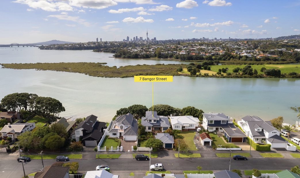 sellrealty's tweet photo. 7 Bangor St, Pt Chevalier now asking $4,695,000 Full details here:
https://t.co/SzJE5ZQ0oR https://t.co/WRE55ezzLx