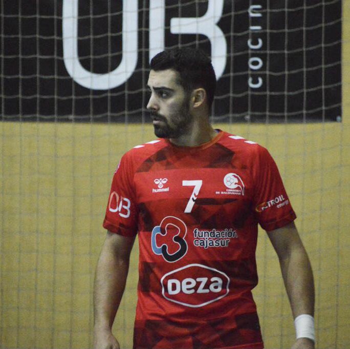 CordobadeBM's tweet photo. Vuelve el 7, vuelve el clásico, vuelve Nano. Juan José Ortega Salido refuerza nuestra plantilla de cara al final liguero y la fase de ascenso a DH Plata. ¡Qué bueno tenerte de nuevo, @SuperNano_7! https://t.co/26hiy0qGXI