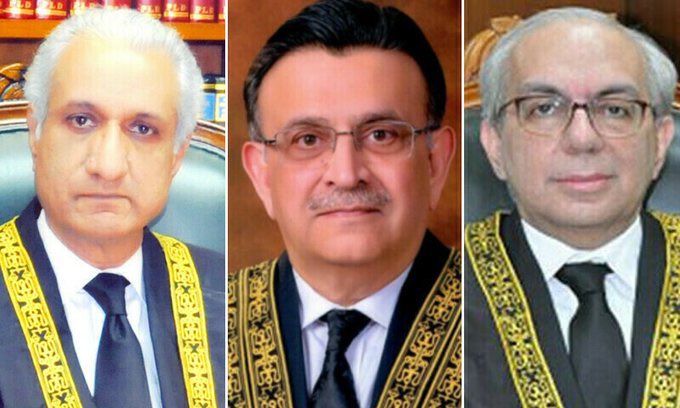 hajrazafar's tweet photo. ان کو کن اچھے الفاظ میں یاد رکھے گا 😂 مطلب یہ بولنے وقت بھی ان کو شرم نہی آئ 😂 بغیرتی کی نچلی ستاہ بھی پار کر دی ہے ! 😂 #SupremeCourt #bandial #GoHomeBandiyal #resgin https://t.co/XEtSs4gYMq