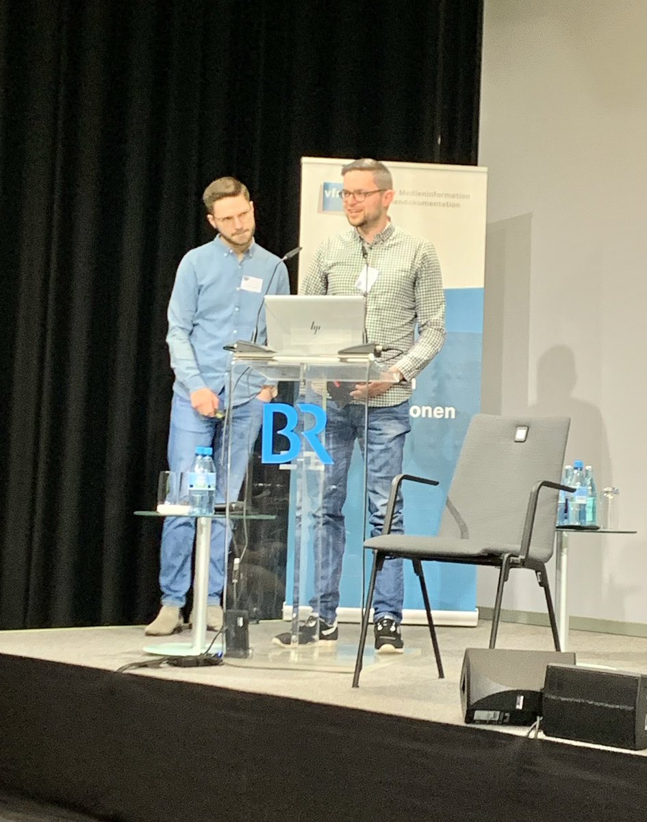 vfm_online's tweet photo. Und noch ein letzter Beitrag in dieser Session: 
„Verifikationsempowerment -
Dokumentar:innen schulen Redaktionen“ von Dustin Haack (WDR, Köln) und Thiemo Kremser (hr, Frankfurt a. M.) #vfmTagung https://t.co/U4Qz3SNT8l