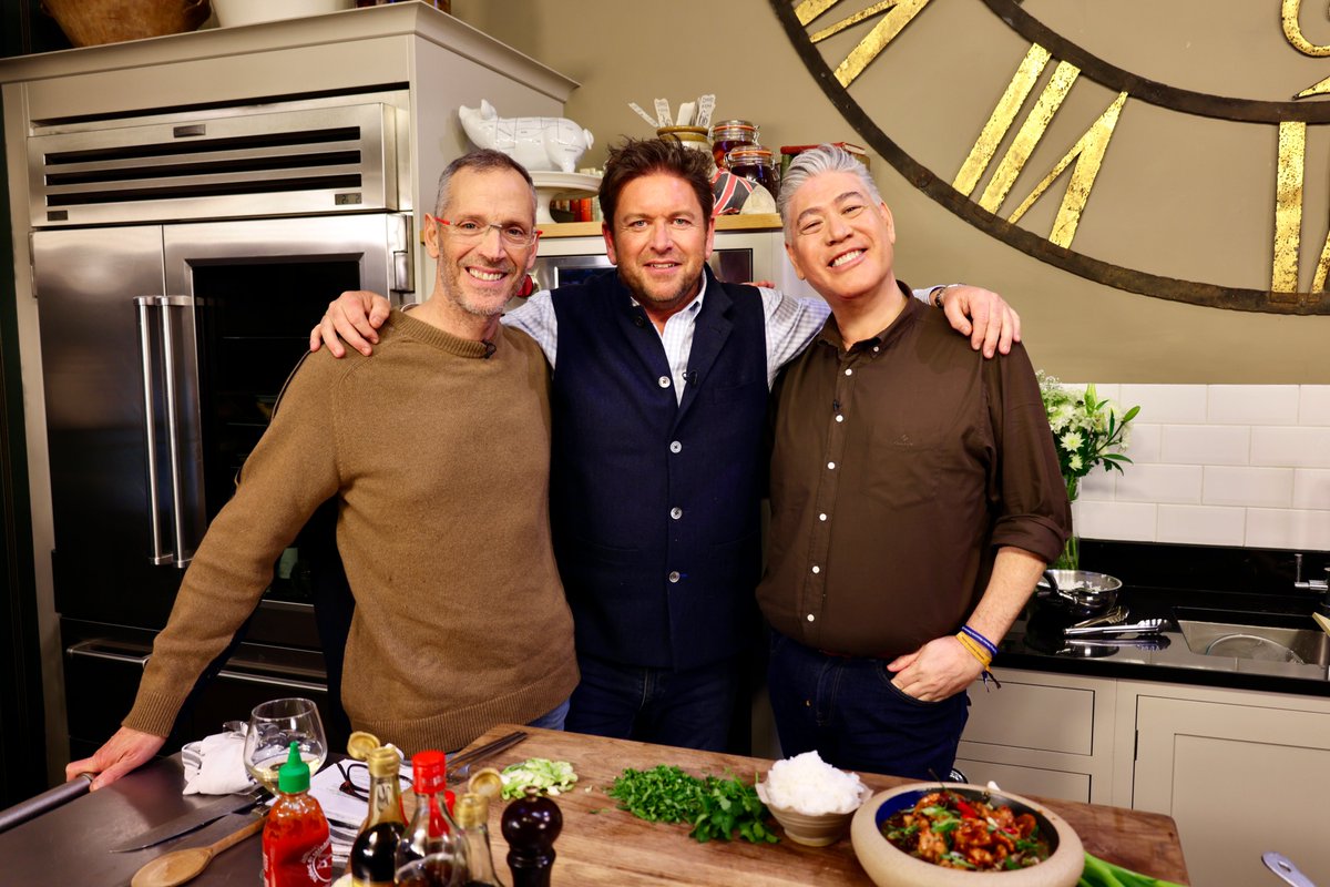 Jonathan_Phang's tweet photo. I'll be sharing one of my favourite family recipes with the inimitable @jamesmartinchef and @philiphoward8   on @sat_jamesmartin @ITV on Saturday the 22nd. Thanks for having me James https://t.co/zfnLNXz0GL
