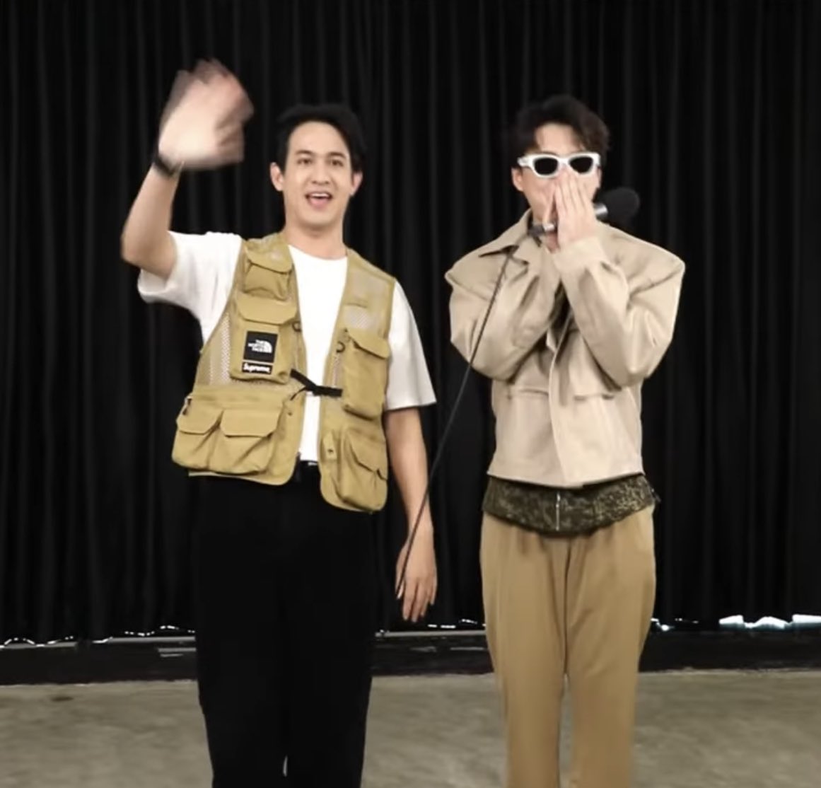 3000_cheese's tweet photo. この横になるワイがなんだかすき。。。
#KristCallMePressTour
#KristCallmeLIVE
#RISERMUSIC
#KristPerawat https://t.co/ekbIlGHrOK