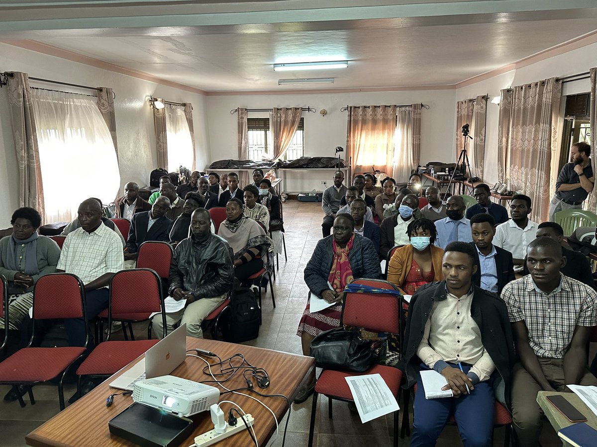 jagdhanda1's tweet photo. I’m in a room full of African anaesthetists with 50 attending the VRiMS live streaming two day anaesthetic event in Uganda and surgeons learning laparoscopic surgery. I don’t have anything to sell, only something to give with XR for global health and VRiMS. Up skilled in two airway and 12 ultrasound guided regional anaesthesia skills and filmed in VR360.