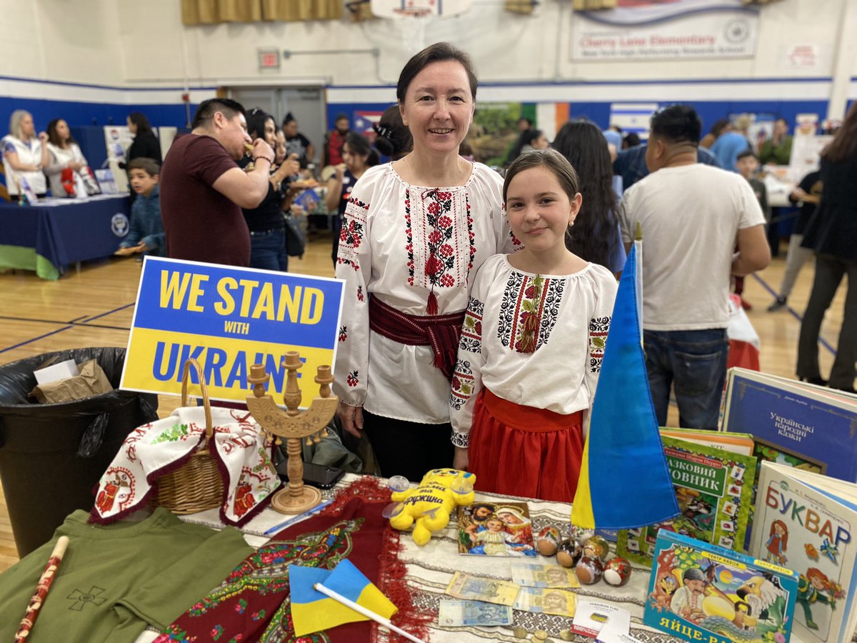 CherryLaneES's tweet photo. What an amazing Multicultural Night @CherryLaneES. We want to thank our wonderful families for coming out and sharing this festive event! And our Ts that helped make this night possible! 💕 #EveryMomentMatters #EveryStudentValued https://t.co/WoJtlsBGJw