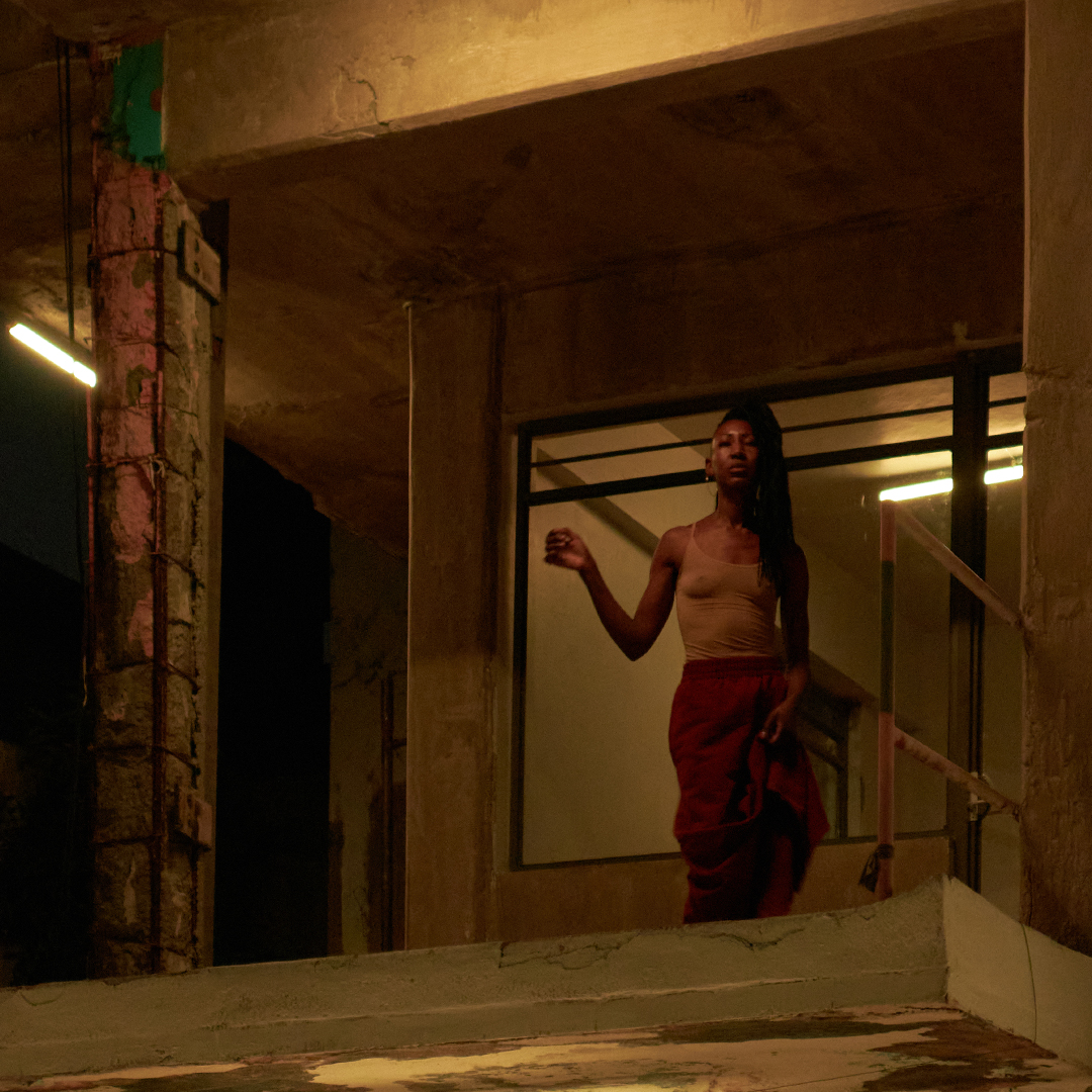 “It feels like the messiness of togetherness in time. A mechanical feel turned sticky and viscous. There is a mood to it, it feels atmospheric, a mood I can’t quite put into words just yet.”

SERAFINE1369 in <a href="/Theatrefullstop/">Theatre Full Stop</a> ahead of IV at #NOW23.

🔗theatrefullstop.com/2023/04/19/bod…