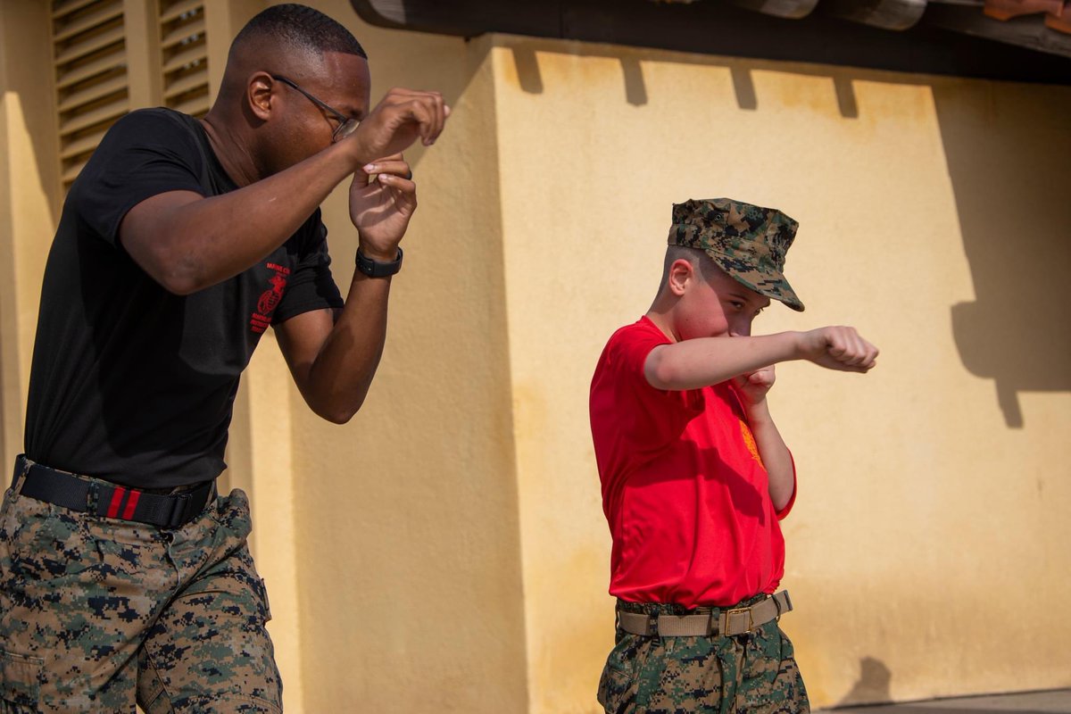 RegimentGG's tweet photo. Wyatt, a child with the Make-A-Wish America Foundation, wished to be a United States Marine for a day.

The Marine Corps granted Wyatt’s wish and gave him a full experience including a haircut, martial arts, obstacle courses, equipment tours, and more.

 📍 Marine Corps Recruit Depot San Diego (March 30, 2022)