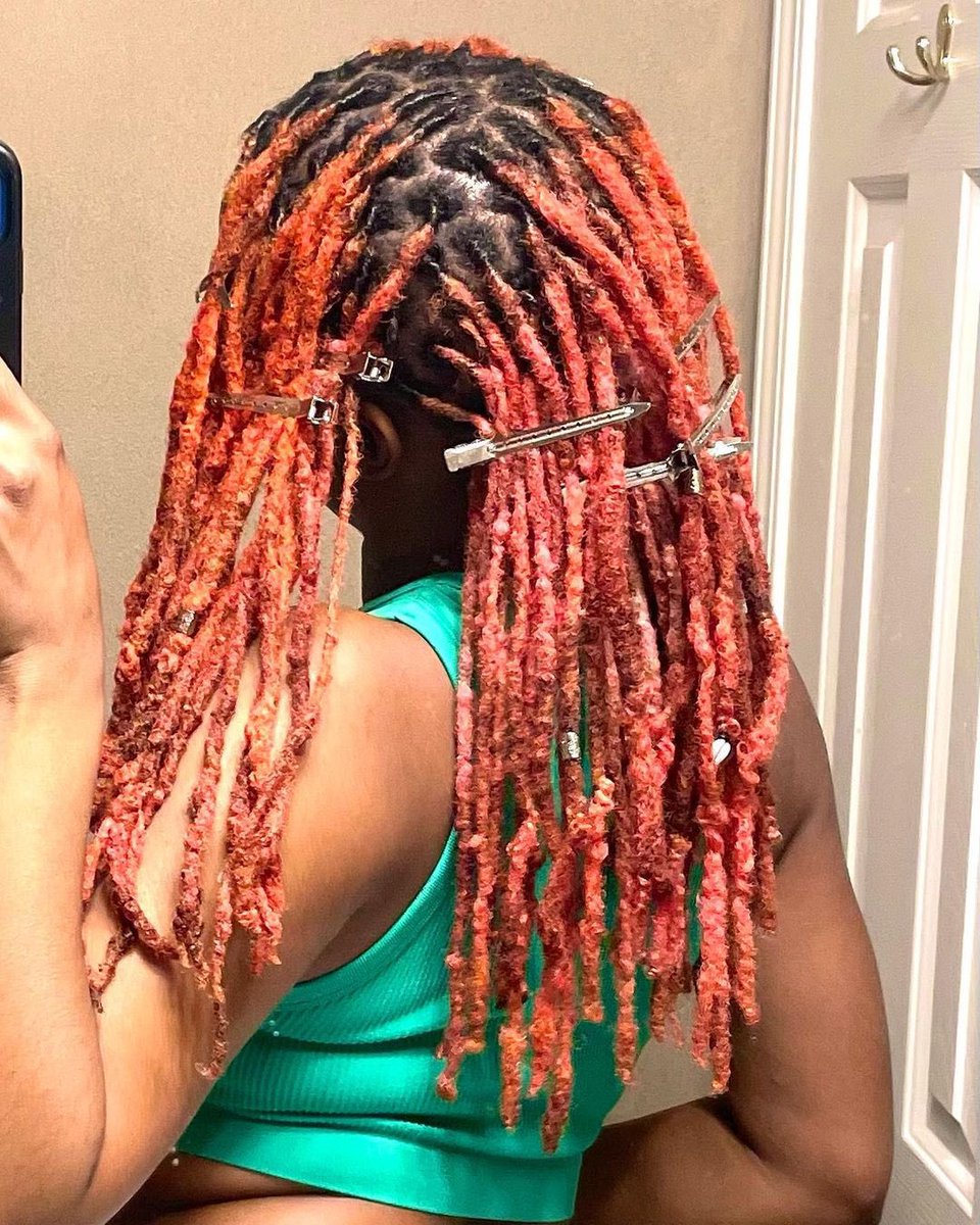 18_locs's tweet photo. Fresh retwist &amp; Wash 🧼 🔥🔥🔥
•
📸: IG/sendjuuubeats  🔥👸
•
•
#locs #lengthcheck #redlocs #womenwithlocs #locstylesforwomen #explore #explorepage #retwist #locretwist #freshretwist #retwistlocs #loclife #loclovin #loclivin #loccommunity #locs_18 #locs_18_pic https://t.co/FcAPZUQAFe