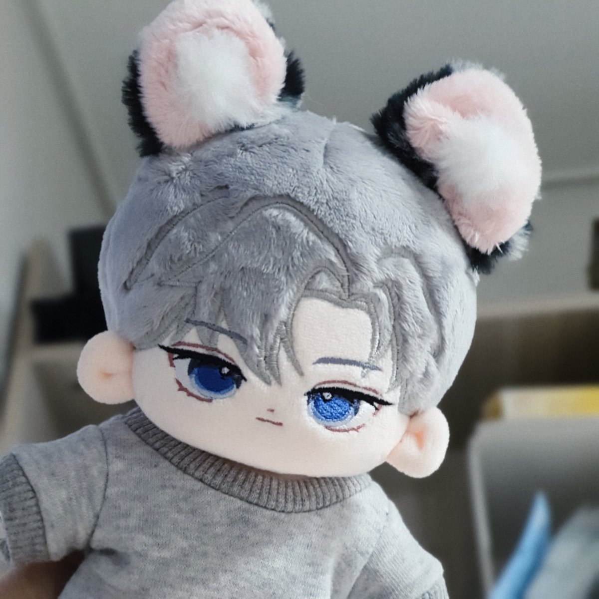 som_evo's tweet photo. 귀가 약간 생쥐같지만
귀여운 우리집 막내왕자님 도착
오는길을 많이 헤맸지만 무사히 왔어요 https://t.co/D7L79tcx09