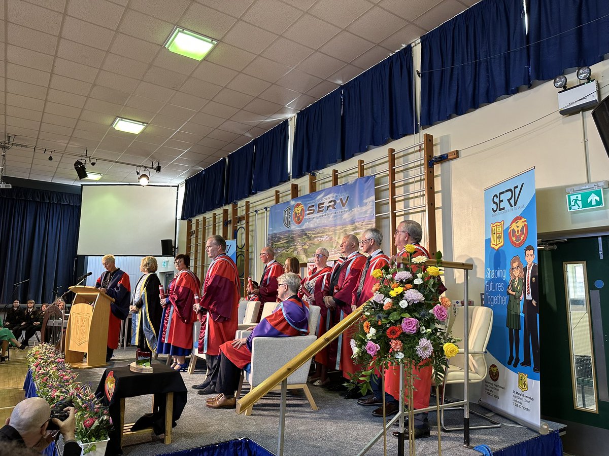 CArchibald_SF's tweet photo. Very special occasion as the new Shared  Education Campus in Limavady is officially opened this morning by Chancellor of @QUBelfast, Secretary @HillaryClinton and honorary degrees awarded to the school’s principals &amp; ex principals of @stmaryslim &amp; @limavadyhigh 🎓 https://t.co/2WCKor2TH4