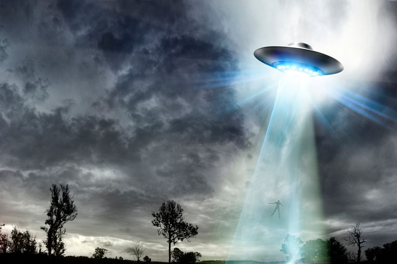 terramysteria's tweet photo. Bombshell #UFO evidence 'to be released' as top US military official faces #Congress 

https://t.co/Qg0zYxuKRM

#UFOs #ufotwitter #UFOSightings #UAPs #UAP  #UAPTwitter #Aliens #paranormal #disclosure https://t.co/G7lC7kAruX