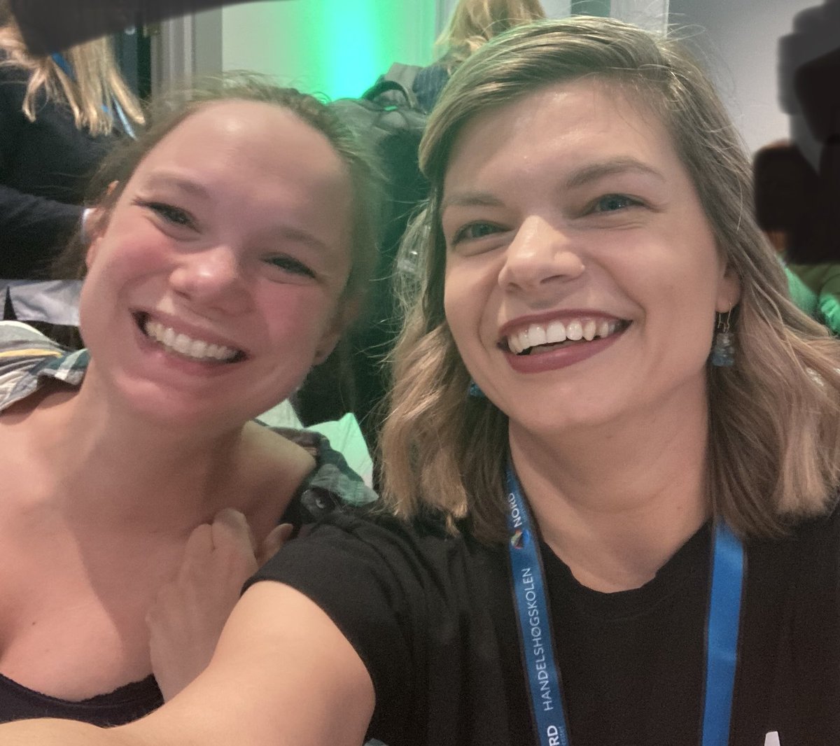 Julia Olsen tweet media