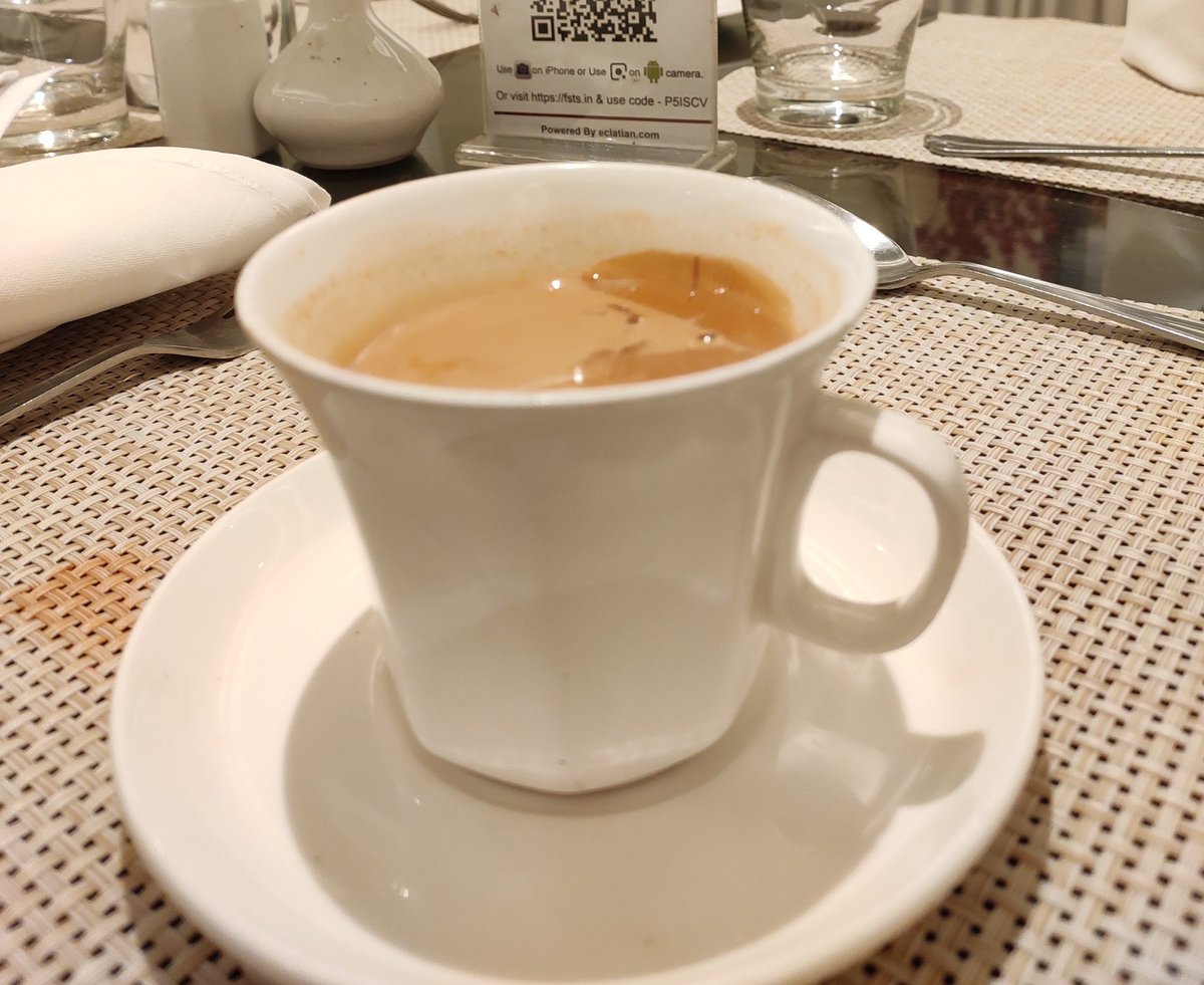 sisterofsuraj's tweet photo. @DrKumarVishwas 
@chai_kulhad_wali
Or #hoteltea

Which one sir??? 😀 https://t.co/21YREmrHhd