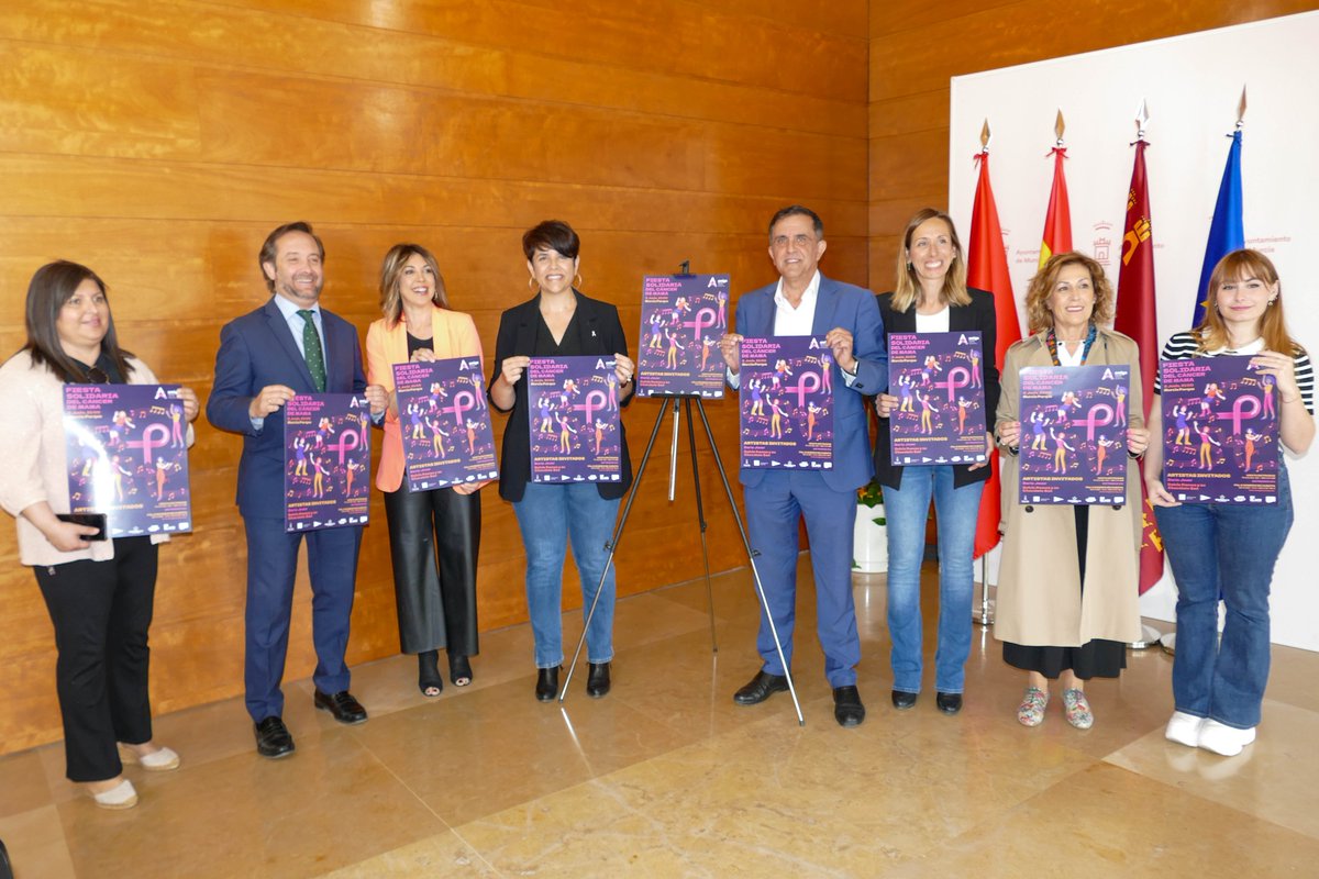 SerranoJAntonio's tweet photo. 🎀Me hace mucha ilusión que la @AmigaMurcia vuelva a celebrar su fiesta solidaria después de estos años de pandemia. Será el próximo día 2 de junio en el Murcia Parque.

Sois un gran apoyo para las miles de #mujeres que sufren #CáncerDeMama en nuestro municipio.

Muchas gracias🫶 https://t.co/r3OeIvR9sv