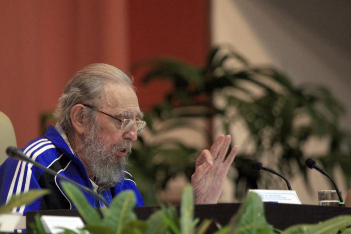 19 abril 2016 "A nuestros hermanos de América Latina  y del mundo debemos trasmitirles que el pueblo cubano vencerá", asegura el líder histórico de la Revolución Fidel Castro Ruz, en una intervención especial en la clausura del VII Congreso del <a href="/PartidoPCC/">Partido Comunista de Cuba</a> #Cuba #GirónDeVictorias